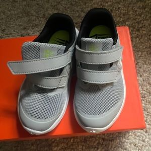 Nike- brand new toddler sneakers 9C